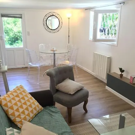 Apartment T3 Au Rez De Jardin D Maison *
